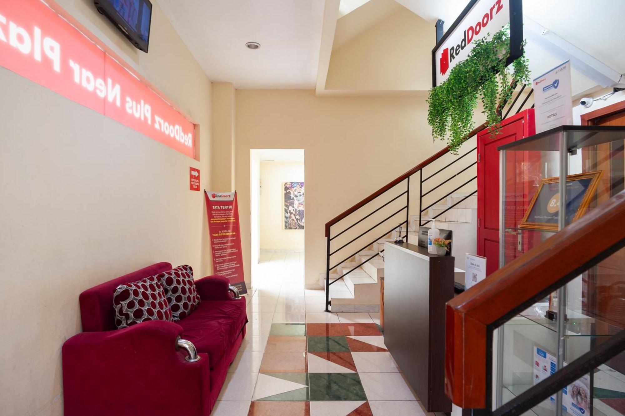 Reddoorz Plus Near Plaza Blok M Jakarta Exteriér fotografie
